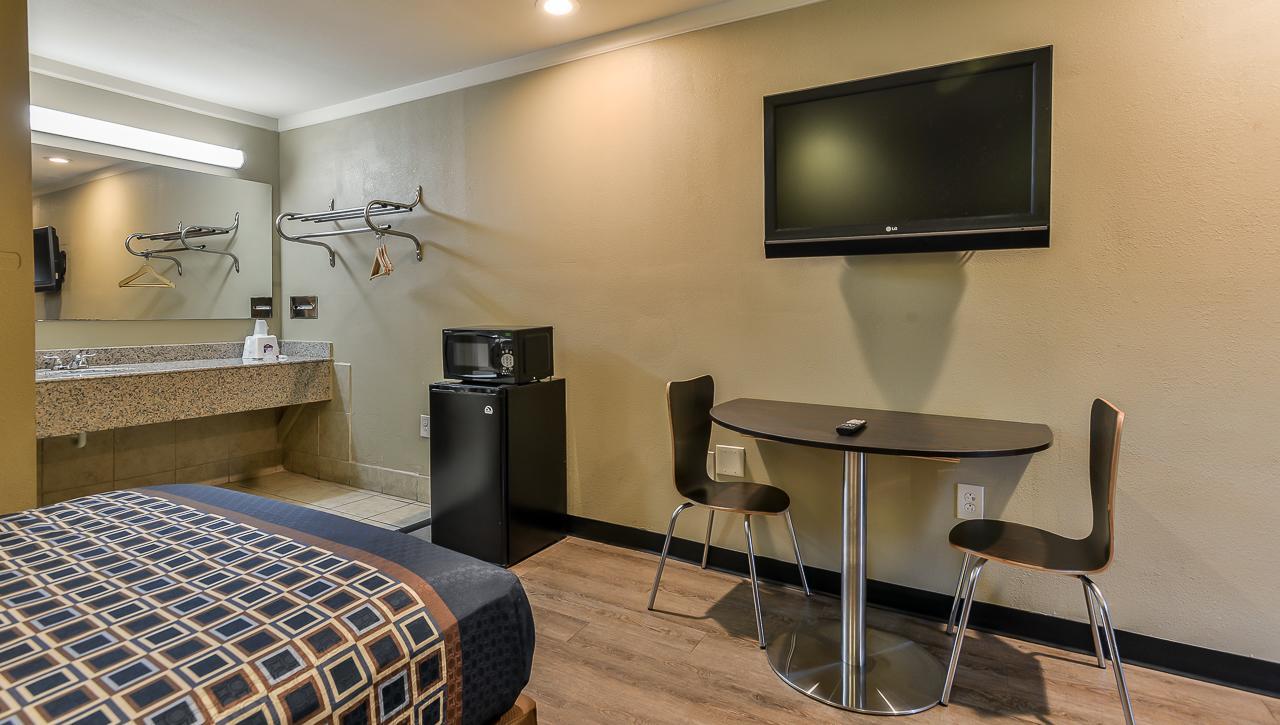 رالي Budgetel Inn And Suites المظهر الخارجي الصورة